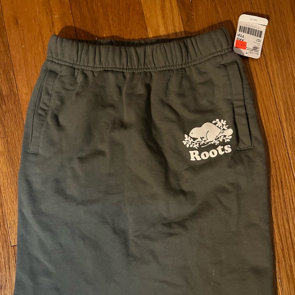 Roots skirt